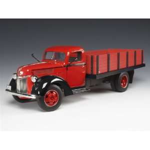  1940 Ford Grain Truck 1/16 Black/Red Toys & Games