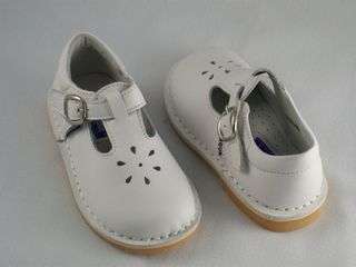AMOUR WHITE T STRAP MARY JANES GIRLS SHOES 8.5  9 NEW  