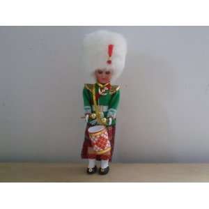  London Royal Guard Doll with Drum Collectible 8 inch Tall 