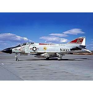  Hasegawa 1/72 F 4J Phantom II Tomcatters  Toys & Games