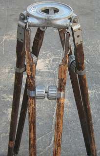 BIRNS & SAWYER VGH 300 WOODEN TRIPOD W/ ADJUSTABLE LEGS  