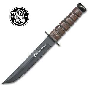  Smith and Wesson Fixed Blade Knife Tanto Tactical Sports 