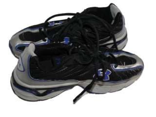 Boy Black Silver Blue Under Armour Logo Athletic Shoe 5 37.5  