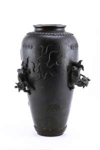   FINE LARGE ANTIQUE CHINESE BRONZE VASE APPLIED CHILONG 17TH C  