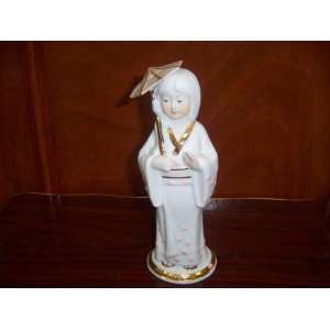  Traditionally Dressed Oriental Lady Elegant Fine Porcelain 