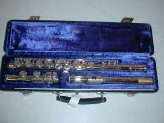 Selmer Bundy Closed Hole Flute with Case   SLIGHTLY USED EXCELLENT 