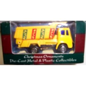  Maisto Christmas Ornament Yellow Dumptruck Toys & Games
