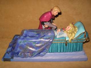 Disney WDCC Sleeping Beauty LOVES FIRST KISS Aurora & Prince Philip 