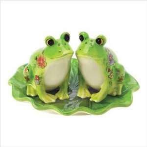  Happy Frogs ~ Salt & Pepper Set 