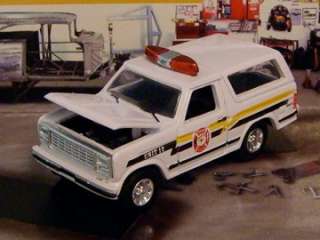 FIRE CHIEFS 80s Ford Bronco 4X4 1/64 Scale Limited Edition 3 