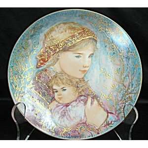  The Edna Hibel Mothers Day Plate for 1986 Emily and 