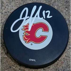  Jarome Iginla Signed Puck   w COA   Autographed NHL Pucks 