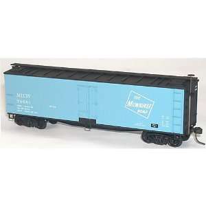    Accurail HO KIT 40 Wood Reefer, MILW ACU4842 Toys & Games