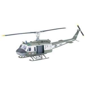  Hasegawa 1/72 UH 1H Iroquois Kit Toys & Games