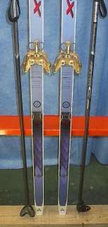 The skis are signed FISCHER. Measures 76 (195 cm) long. Have 3 pin 
