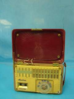 Vintage Mini Tube Battery Operated Radio Airline Model 84GCB 1062A 