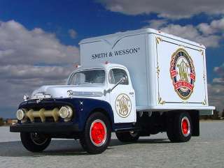 VR / 1951 SMITH & WESSON GUN Truck   First Gear  