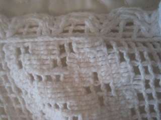 VINTAGE Cotton Crocheted Full/Queen Bedspread drop skirt