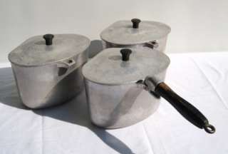 Vintage Cast Aluminum Triangle Saucepans   Set of 3  