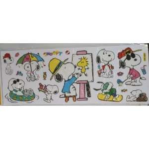  Peel and Stick Applique / Wall Decal Set   Snoopy