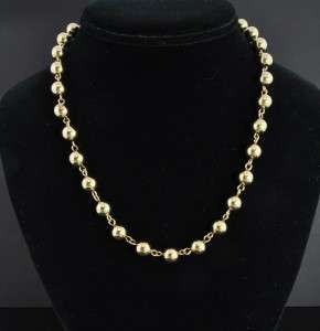 Up for your consideration here is a classic vintage estate bead strand 