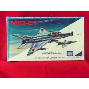  MPC MIG 21 1/72 Scale Model Kit with stand #7003 70 MIB 