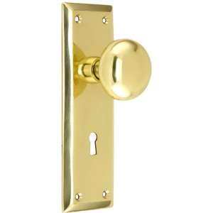 New York Style Door Set With Classic Round Knobs. Passage Function in 