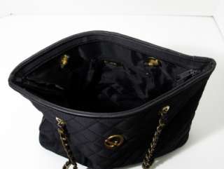 FABULOUS ST JOHN KNITS BLACK QUILTED HANDBAG ~ ICONIC CHAIN STRAPS AND 