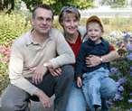Vater Robert (39), Mama Christine (34) und Sohn Tim (3)