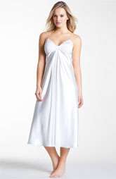 Oscar de la Renta Sleepwear Simply Glamorous Nightgown