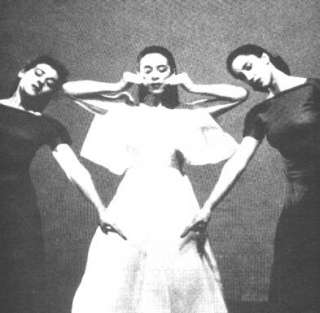 Martha Graham (Center), Anna Sokolow (right) and Sophie Maslow (left 