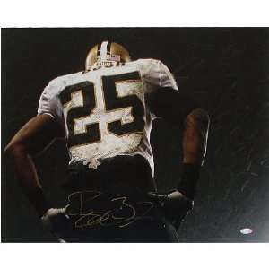 Reggie Bush New Orleans Saints   Close Up   Autographed 16x20 