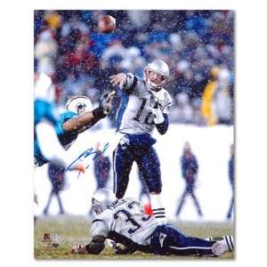 Tom Brady New England Patriots   Snow Shot   Autographed 16x20 