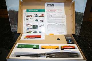 1988 TYCO Overnight Freight Train Set + Lighted EMD F9 Diesel NOS 82 